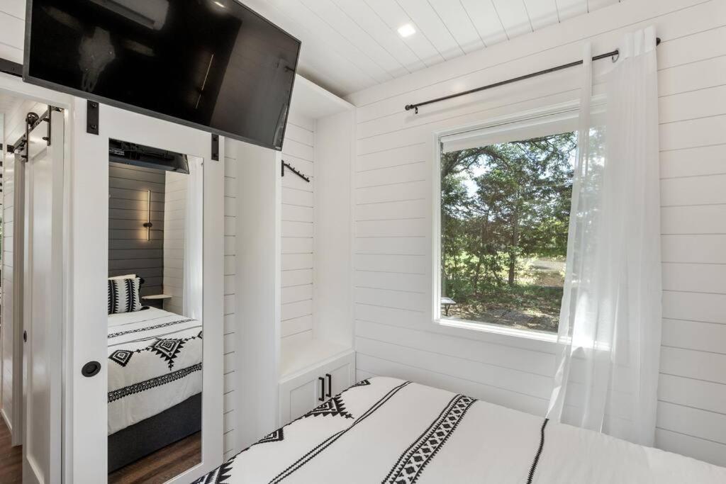 The Lonely Bull Luxury Container Home On 5 Acres Weatherford Esterno foto