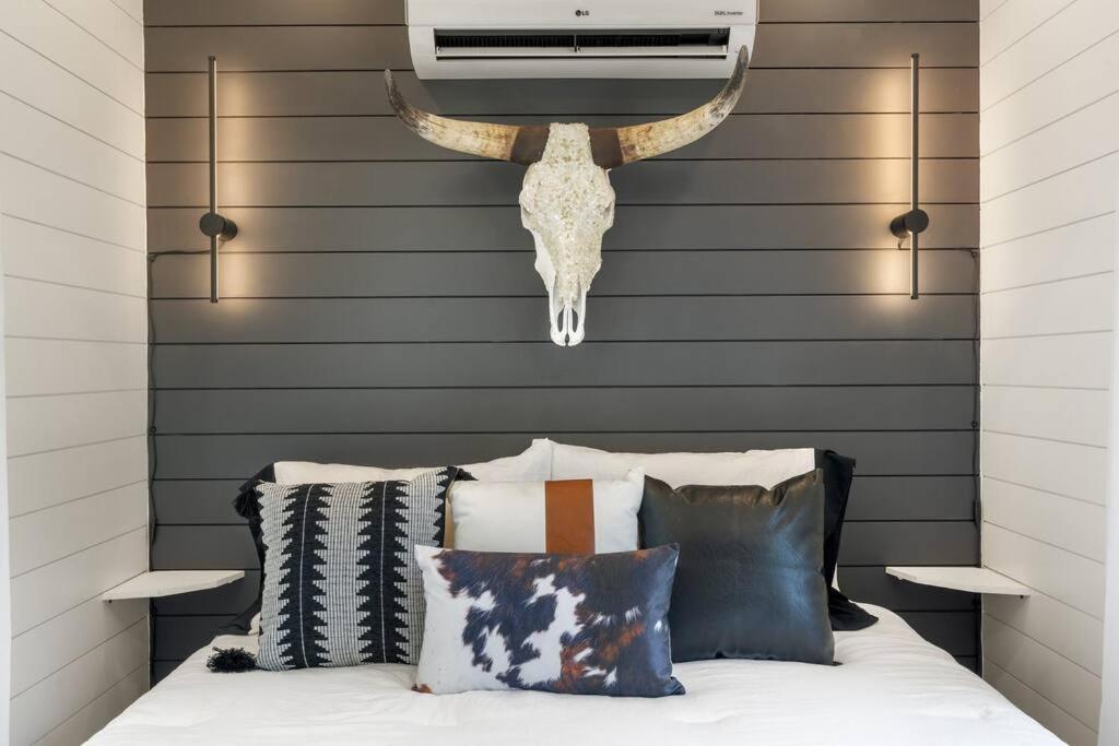 The Lonely Bull Luxury Container Home On 5 Acres Weatherford Esterno foto