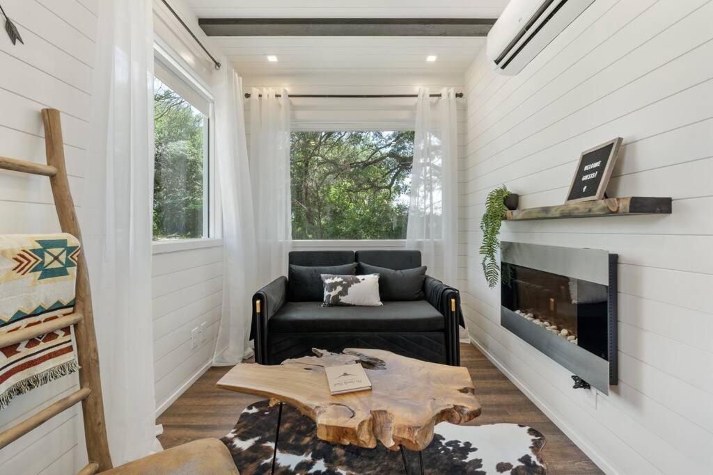 The Lonely Bull Luxury Container Home On 5 Acres Weatherford Esterno foto