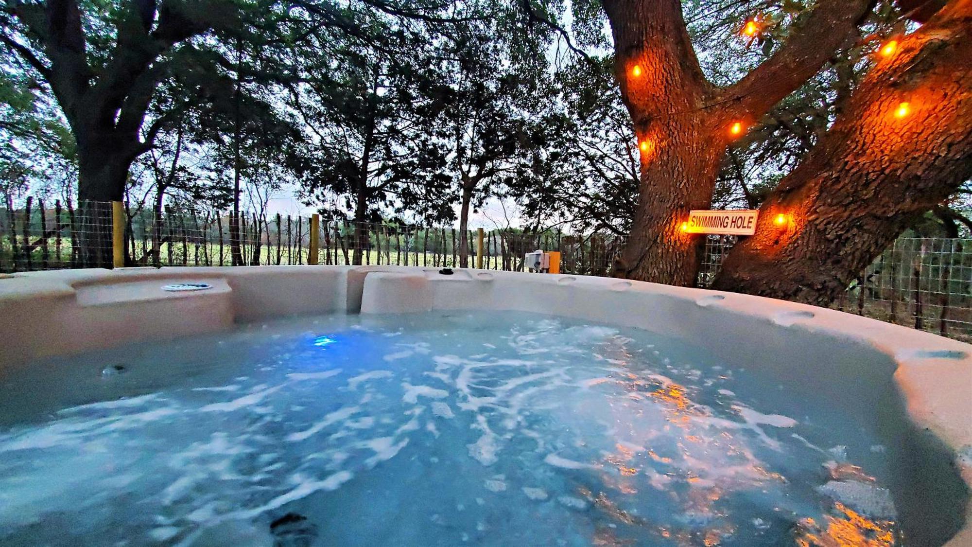 The Lonely Bull Luxury Container Home On 5 Acres Weatherford Esterno foto